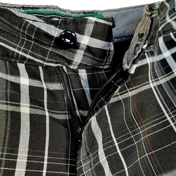 O’Neill Men’s Black & White Plaid Bermuda Length Shorts Size 30 EUC - Picture 5 of 10